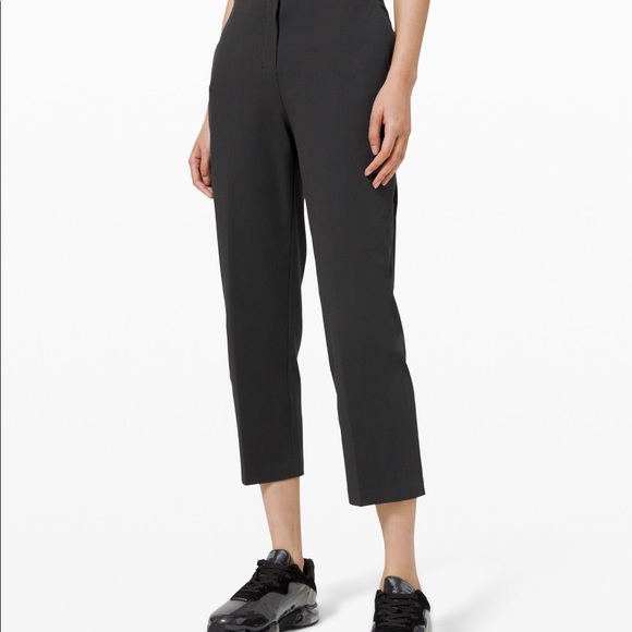 lululemon athletica Pants - NWT Lululemon In Power MId Rise Crop Sz4